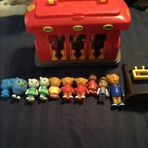Daniel Tiger moving trolley